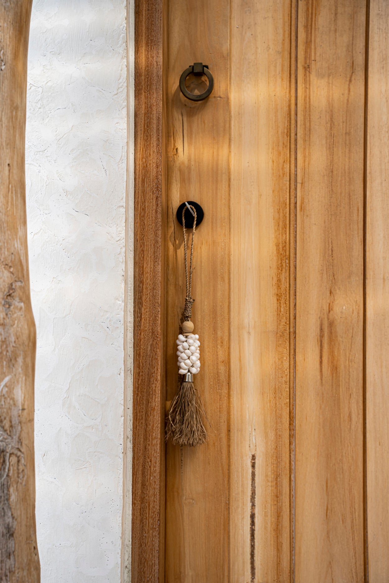 Le Pompon Cauris et Raphia - Naturel