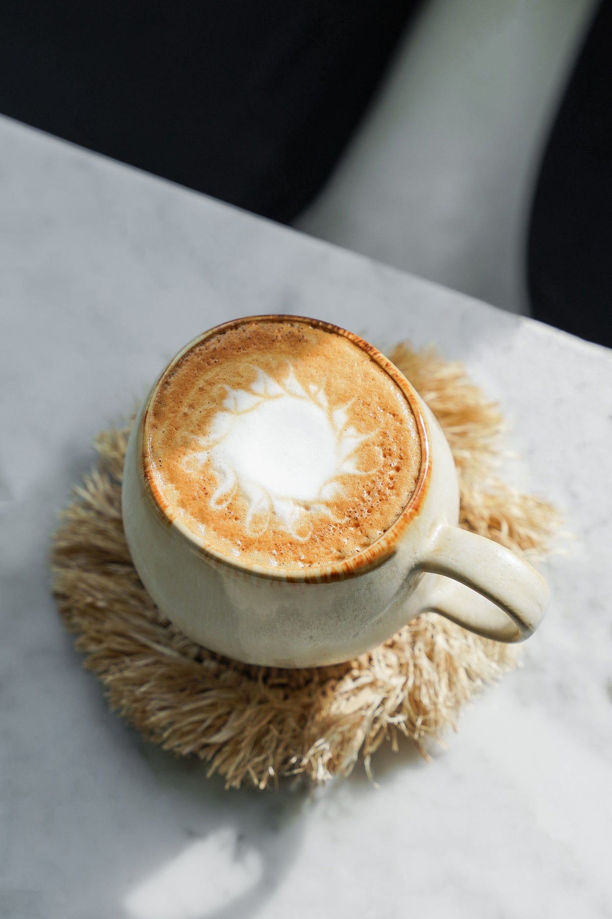 Le Sous-verre en raphia à franges – Naturel