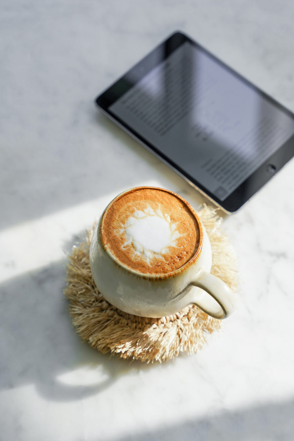 Le Sous-verre en raphia à franges – Naturel