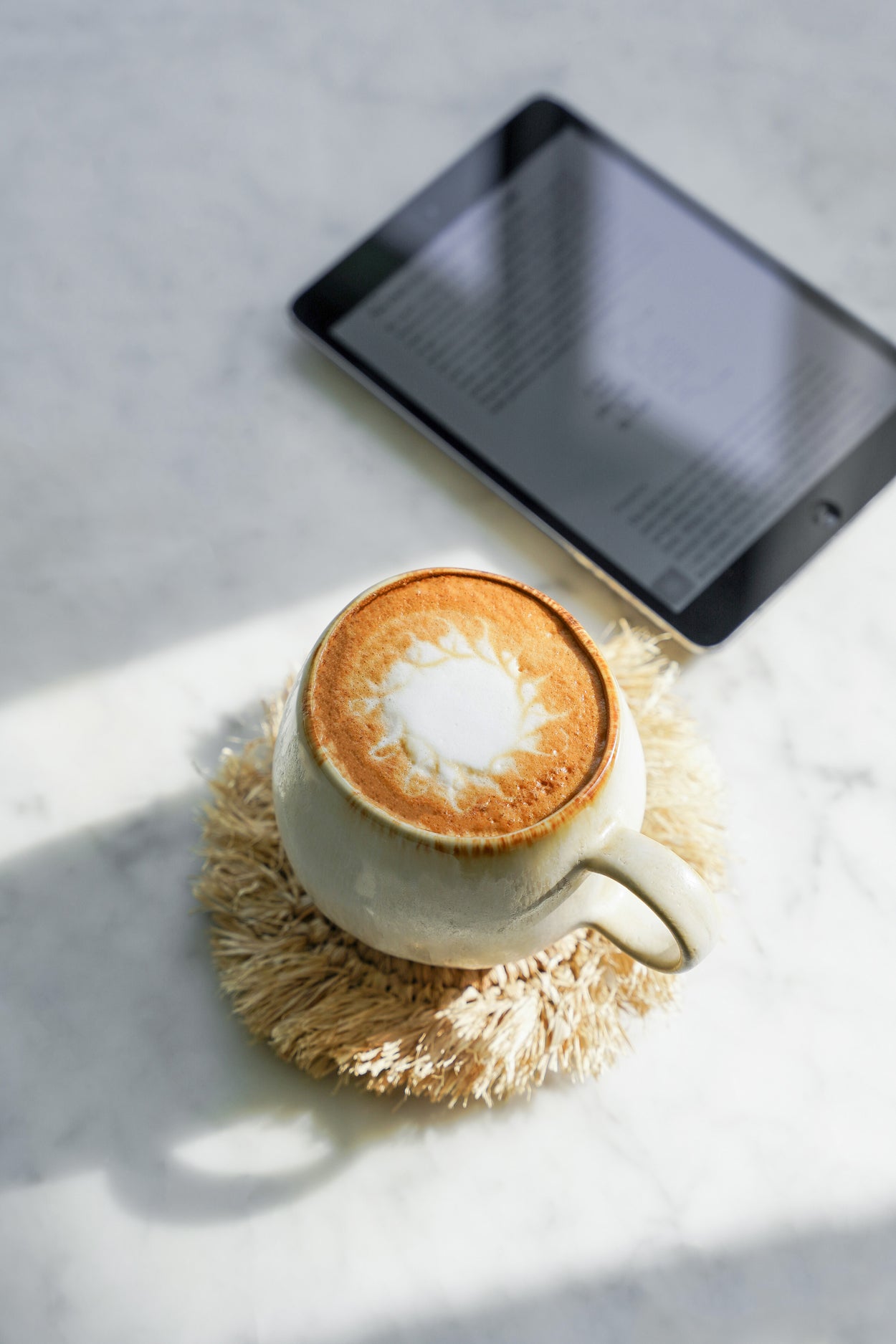 Le Sous-verre en raphia à franges – Naturel