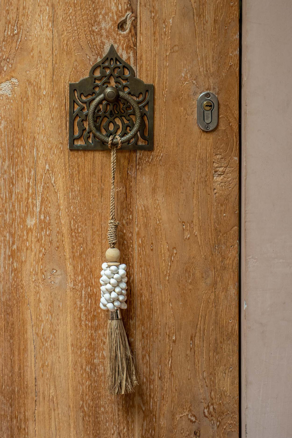 Le Pompon Cauris et Raphia - Naturel